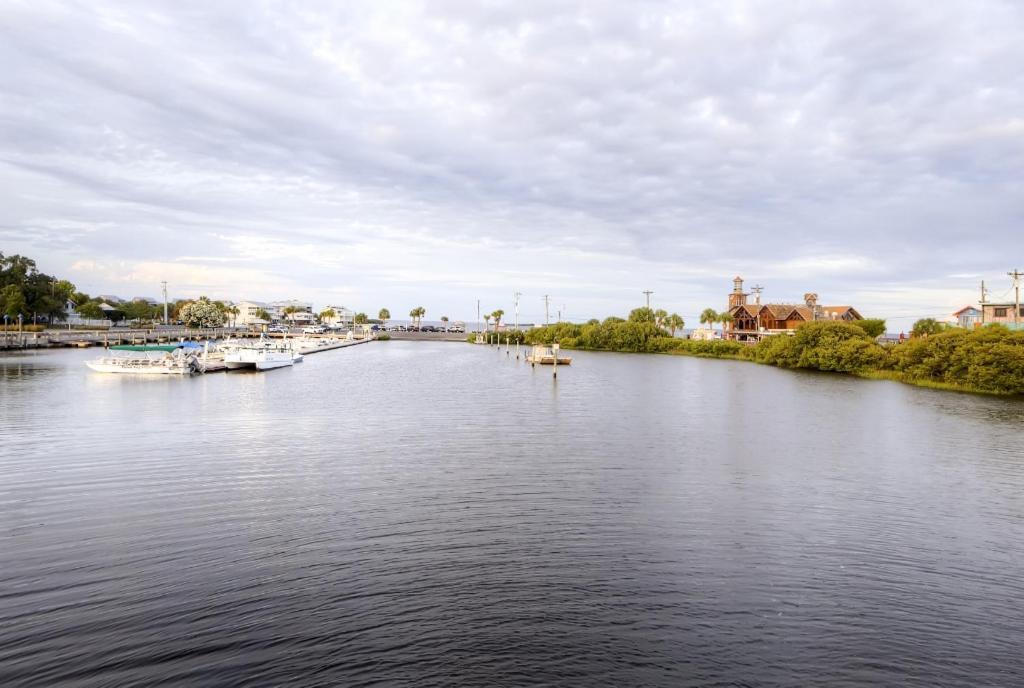 Villa Waterfront Duplex With Dock And Views Near Town! Cedar Key Exterior foto
